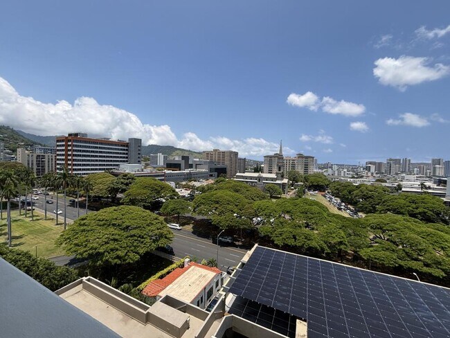Building Photo - 1212 Punahou St