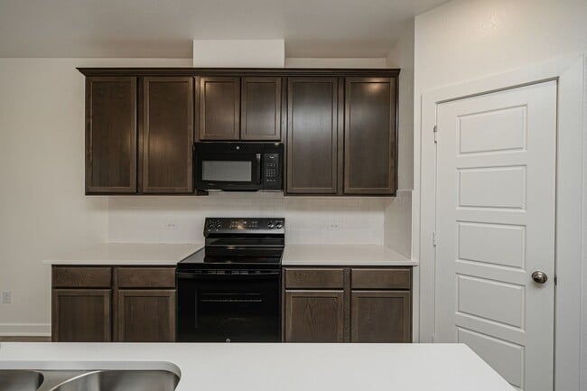 Building Photo - 8457 Adelaide Dr