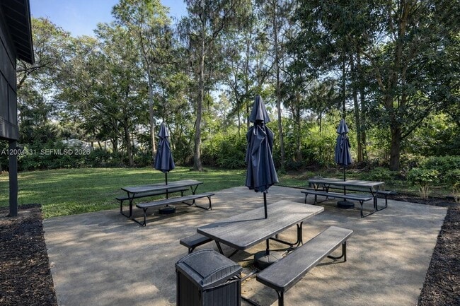 Building Photo - 16932 Calder Dr W