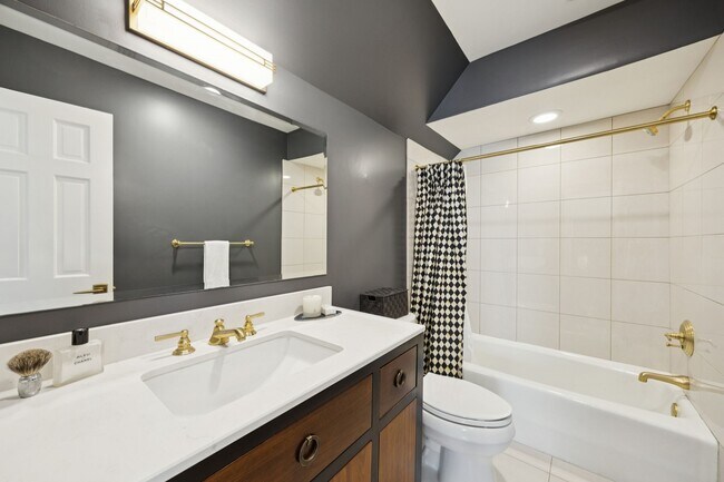 Building Photo - 4964 Post Oak Timber Dr