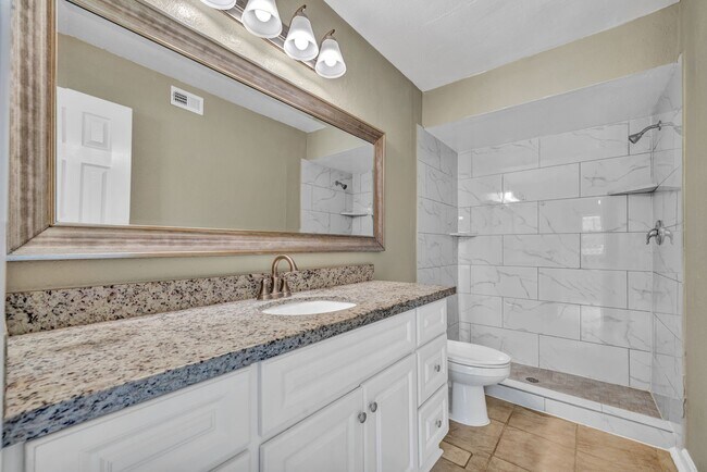 Building Photo - 770 Memorial Mews St