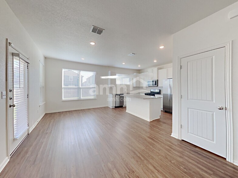 Building Photo - 2732 Geronimo Creek