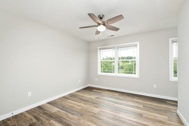 Building Photo - Staunton Townhomes 101-111