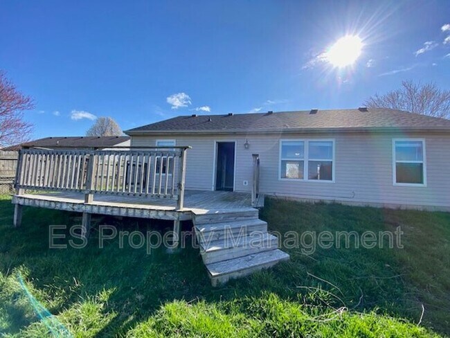 Building Photo - 4028 Dogwood Ln