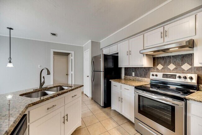 Building Photo - 4460 Junction Dr