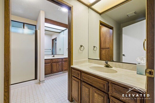 Building Photo - 2609 Fir Park Way