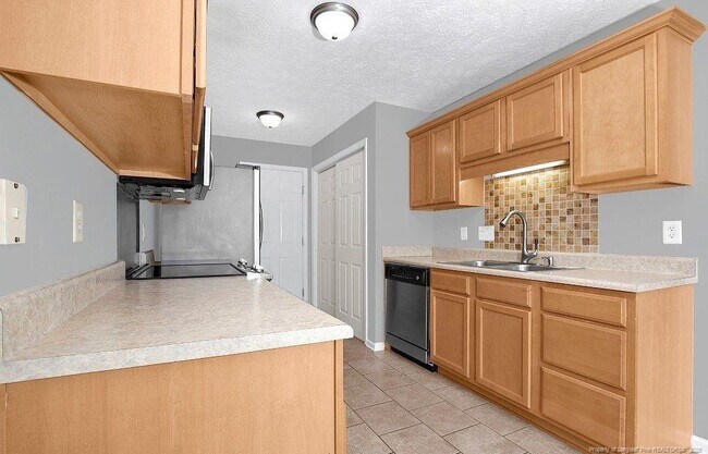 Building Photo - 1475 Avoncroft Dr