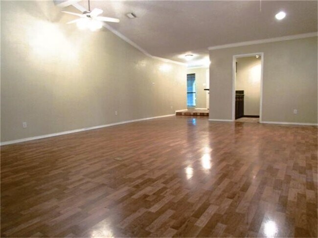 Building Photo - 2212 S Belmont Dr