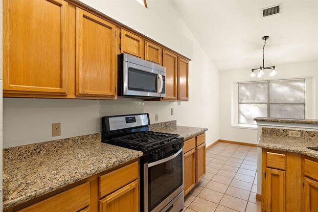 Building Photo - 1604 Texas Oak Way