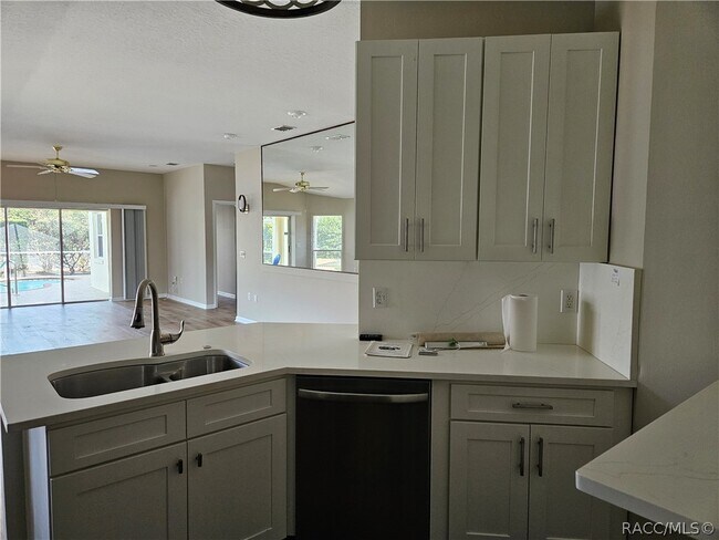 Building Photo - 2137 N Brentwood Cir