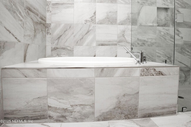 Building Photo - 176 Settler's Landing Dr