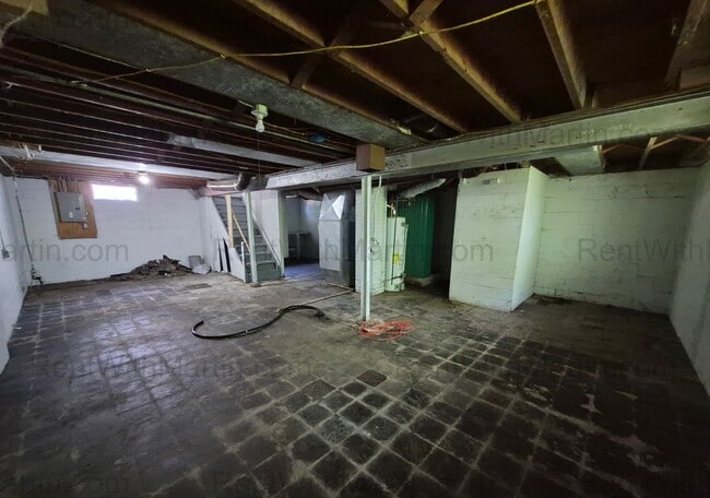 Building Photo - FOR RENT-925 Hammond Ave- Pets Ok*