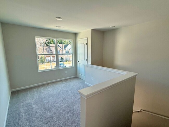 Building Photo - Two bedroom, 2.5 bath townhome with loft in Ridge Creek, Whitsett