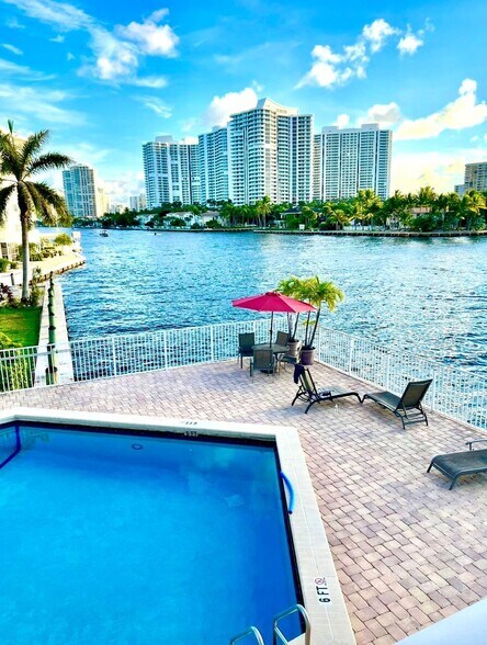 Building Photo - 3161 S Ocean Dr