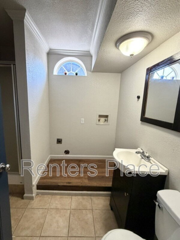 Building Photo - 4308 E 4th Pl