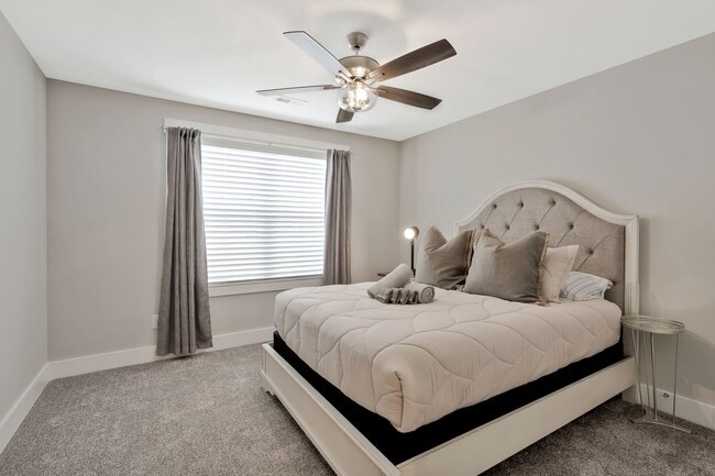 Building Photo - Sango Drive 3 Bedroom Townhomes For Rent!
