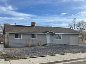 Building Photo - 518 S 8th St