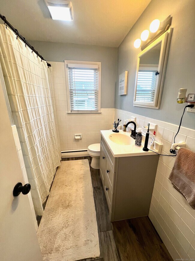 Building Photo - 20 Glenfield Ave