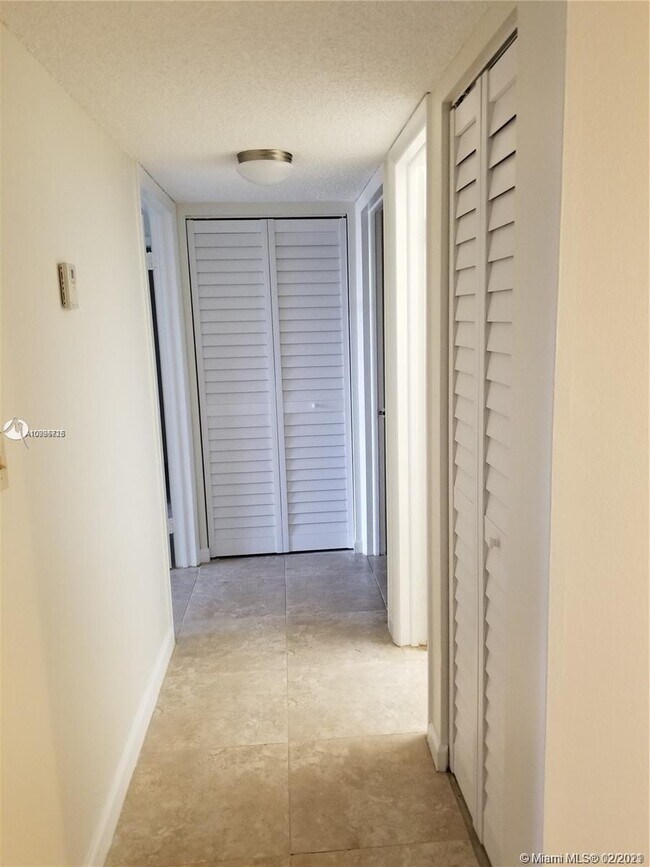 Building Photo - 8005 SW 107th Ave