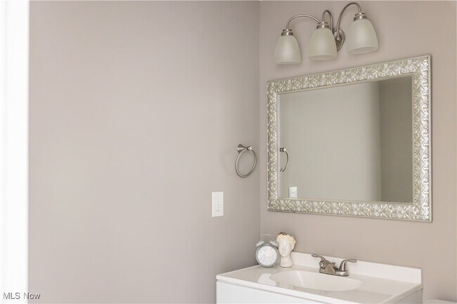 Building Photo - 4226 Broadview Rd