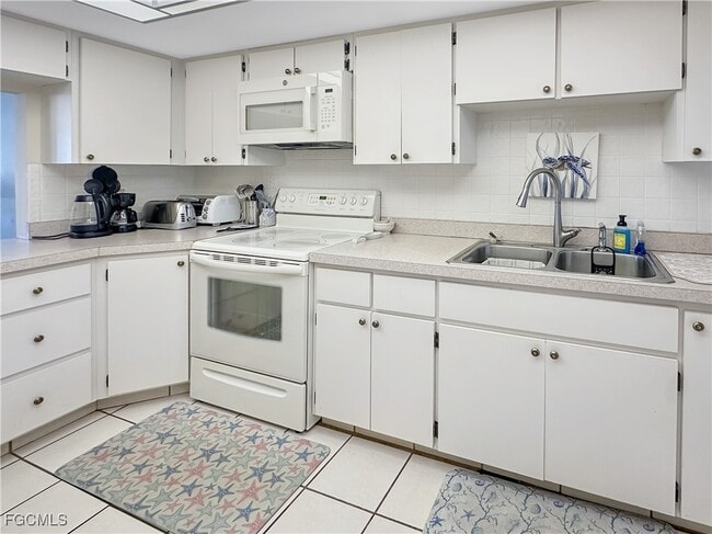 Building Photo - 4034 SE 12th Ave