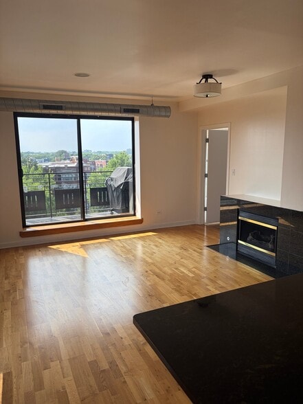 Building Photo - 4537 S Drexel Blvd