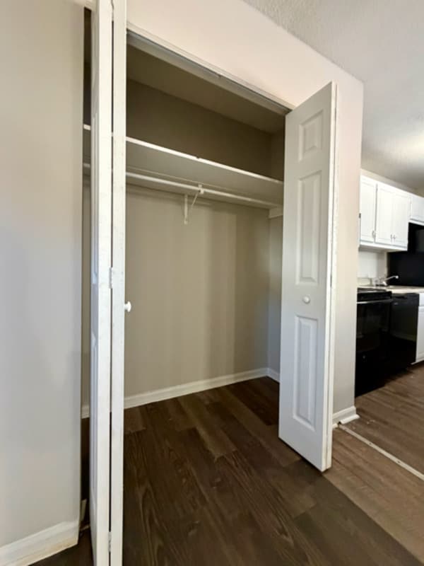 Building Photo - 1418 Riverview Rd