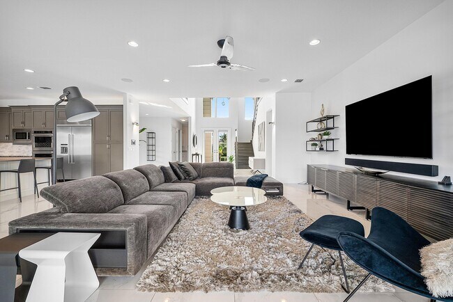 Building Photo - 19863 Meadowside Ln