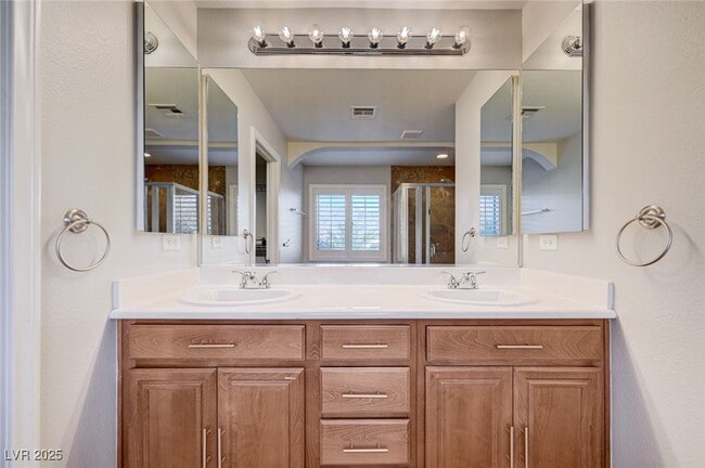 Building Photo - 4328 Desert Home Ave