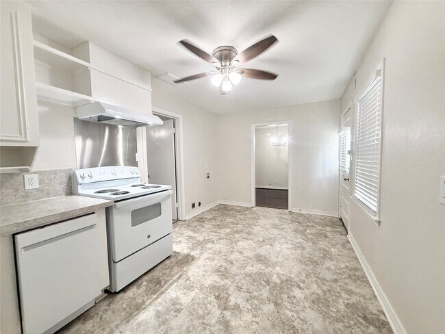 Building Photo - 832 S Anderson St