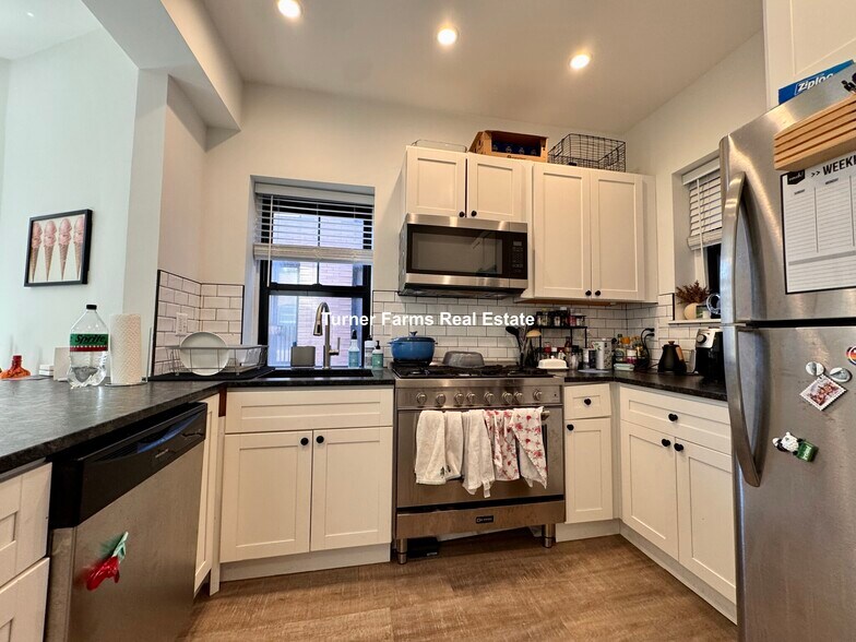 Building Photo - 1510 Tremont St