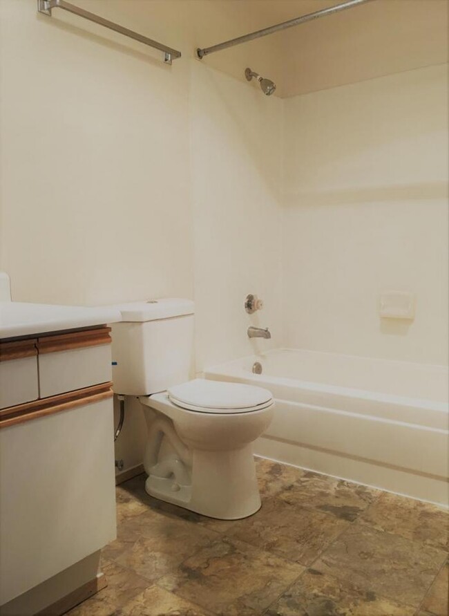 Building Photo - 0 bedroom in Seattle WA 98121