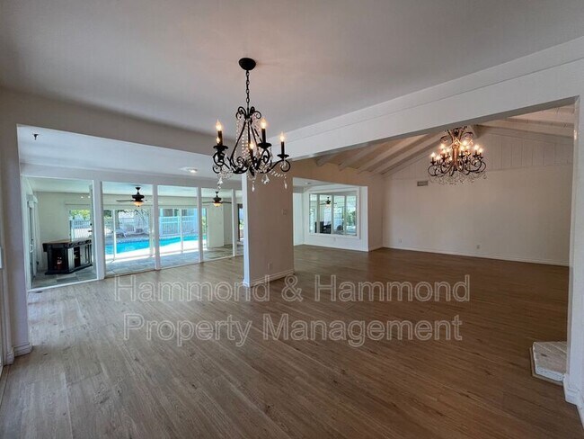 Building Photo - 5710 Jumilla Ave