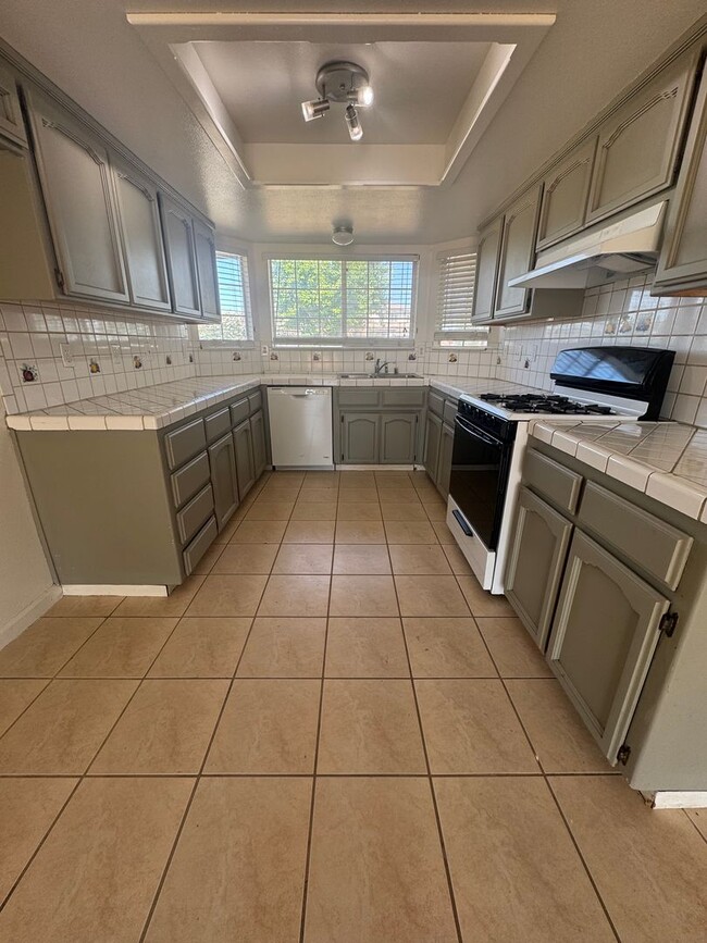 Building Photo - Madera Home