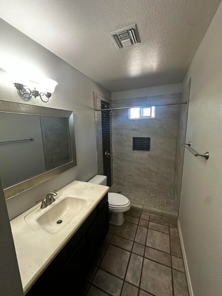 Building Photo - 6186 S Truman Dr