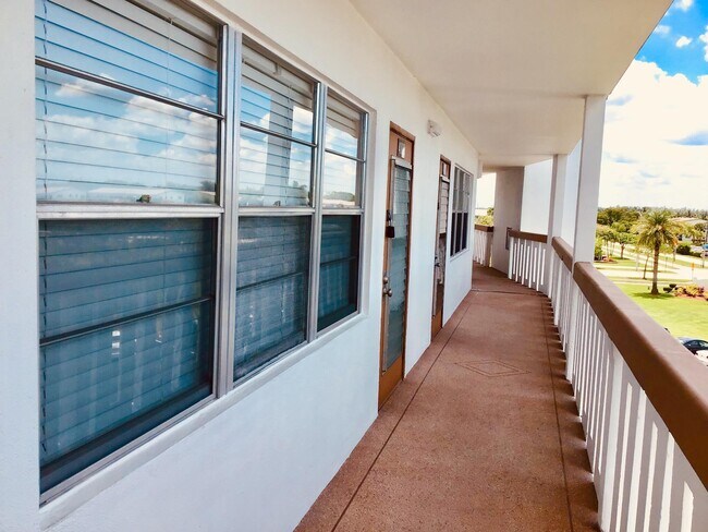 Building Photo - 4008 Cornwall A