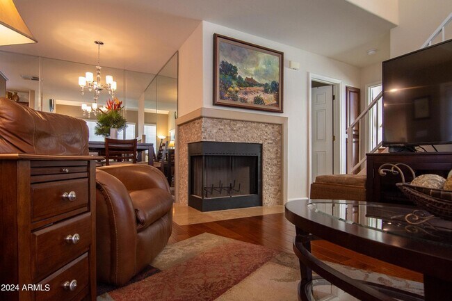 Building Photo - 1001 N Pasadena