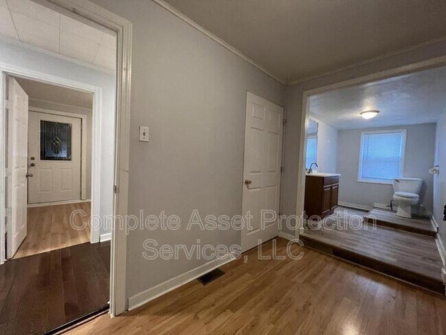 Building Photo - 2788 Hickory St