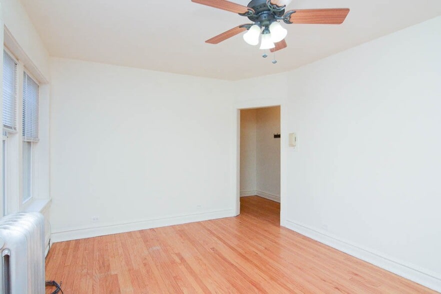 Building Photo - 4309 N Francisco Ave