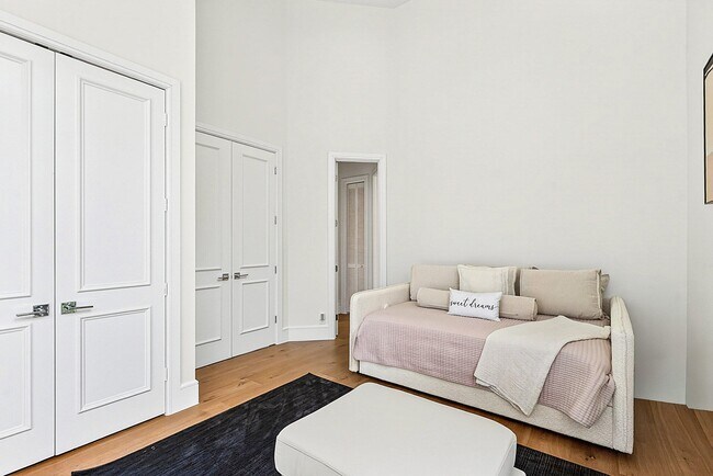 Building Photo - 1128 Crystal Dr