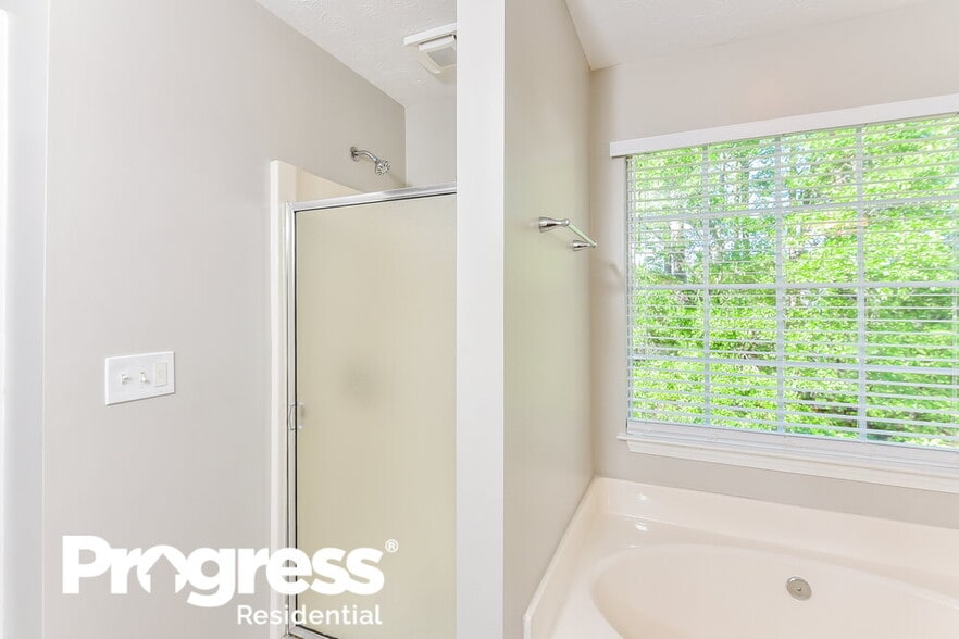 Building Photo - 2521 Meadow Pond Trail SW