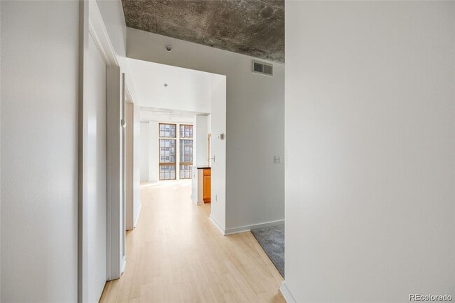 Building Photo - 275 S Harrison St