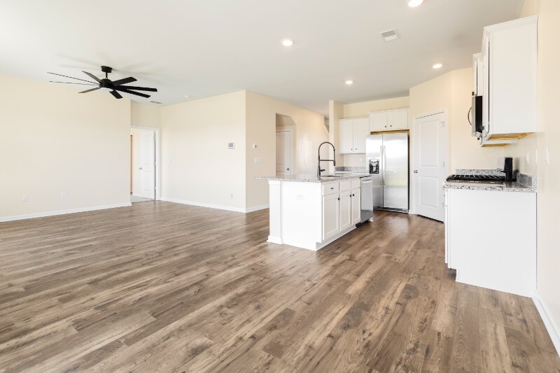 Building Photo - 1715 Perthshire Lp