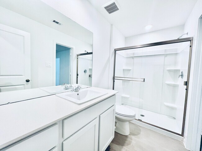 Building Photo - 3014 Mallorca Dr