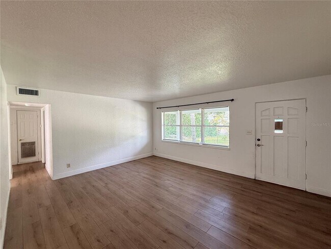 Building Photo - 524 N Lakemont Ave