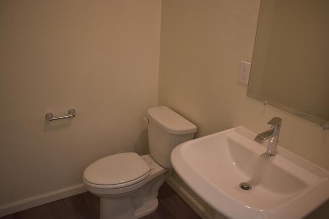 Building Photo - 703 Irma Dr