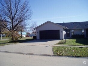 Building Photo - 2bd -1 ba Newly Remodeled
