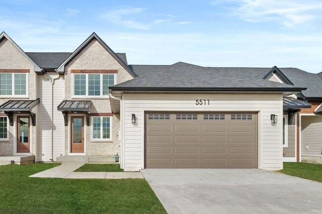 Primary Photo - 3 Bedroom Townhome Available November 5th,...