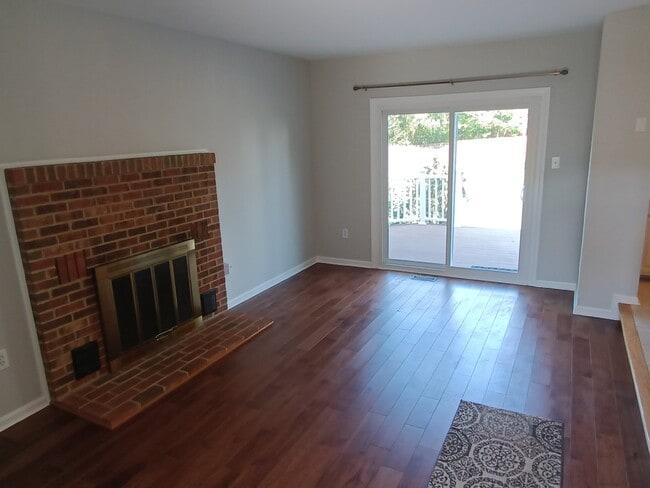 Building Photo - This charming 1,732-square-foot single-family home offers 3 bedrooms and 3 bathrooms, featuring a...