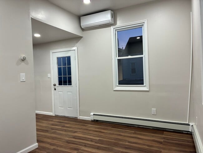 Building Photo - 408 3rd St
